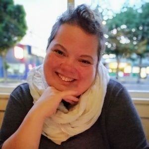 Meet your Posher, Stef-anie